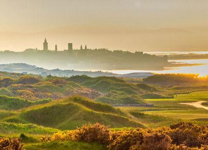An image of the golf course at sunset, St Andrews, Scotland. St Andrews Golf Academy
