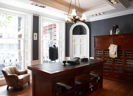 An image of a home office, The Alfred Dunhill Signature Grooming Experience. Alfred Dunhill