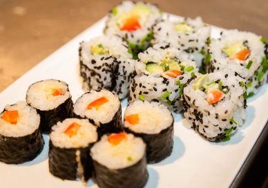 An image of sui rolls on a plate, Private Online Sushi Workshop. Avenue Cookery School