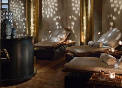 An image of a spa room with a lot of light, Face Place Ultimate Skin Recovery and Detox. Face Place (London) Limited