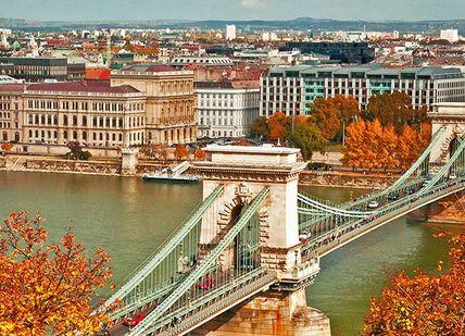 Pearl of the Danube: Return chauffeured transport from Budapest Ferenc Liszt International Airport