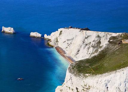 An image of the white cliffs of the isle of ete, Bespoke Private Yacht Charter. Salamander Sailing Adventure