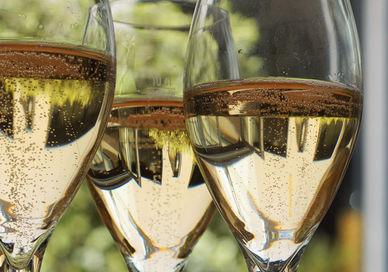 An image of two glasses of champagne, Private Online Prosecco And Vintage Bordeaux Tasting. Wine Cottage