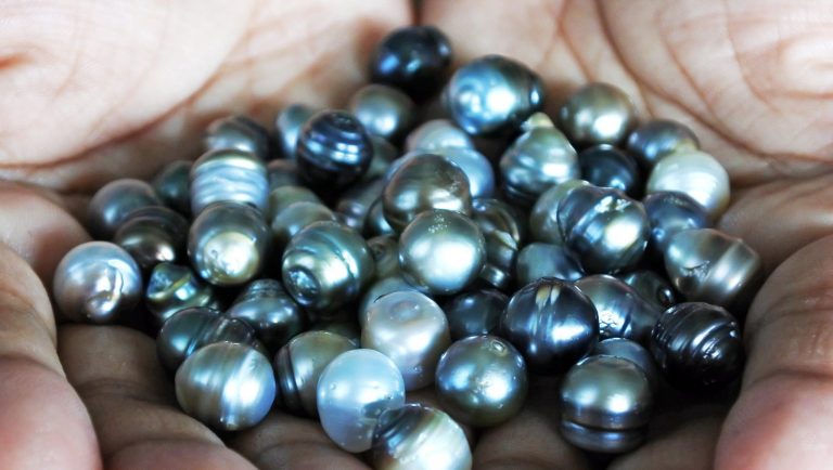 Blue types of pearls
