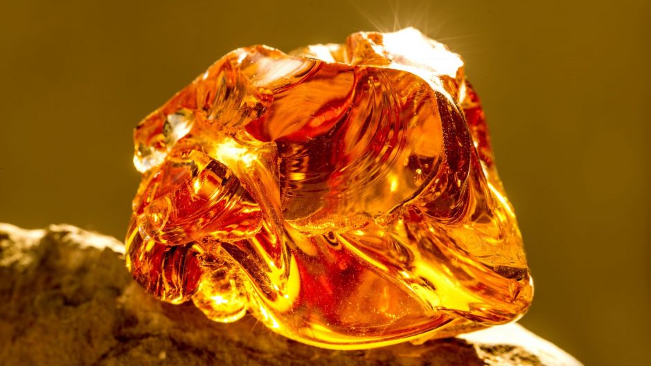 Guide To Amber: Meanings, Properties & Uses For Amber Stone