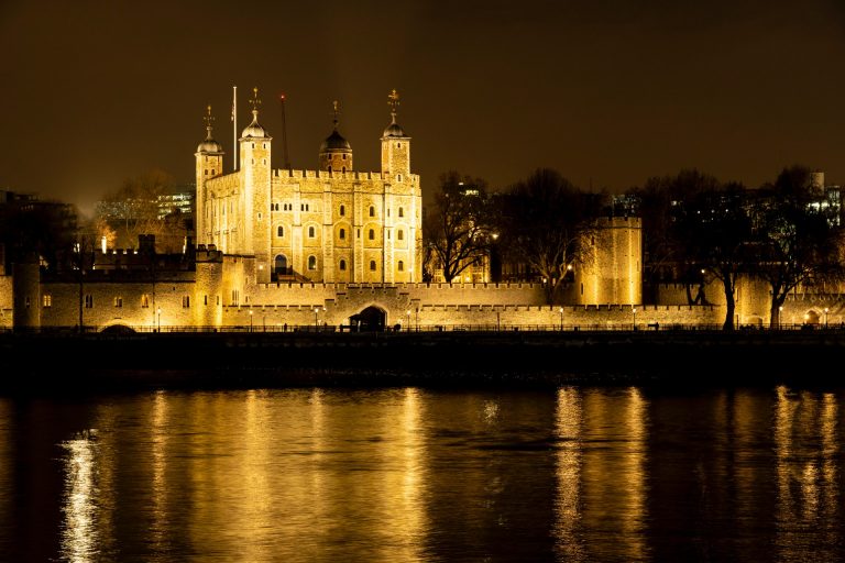 tower of london at night