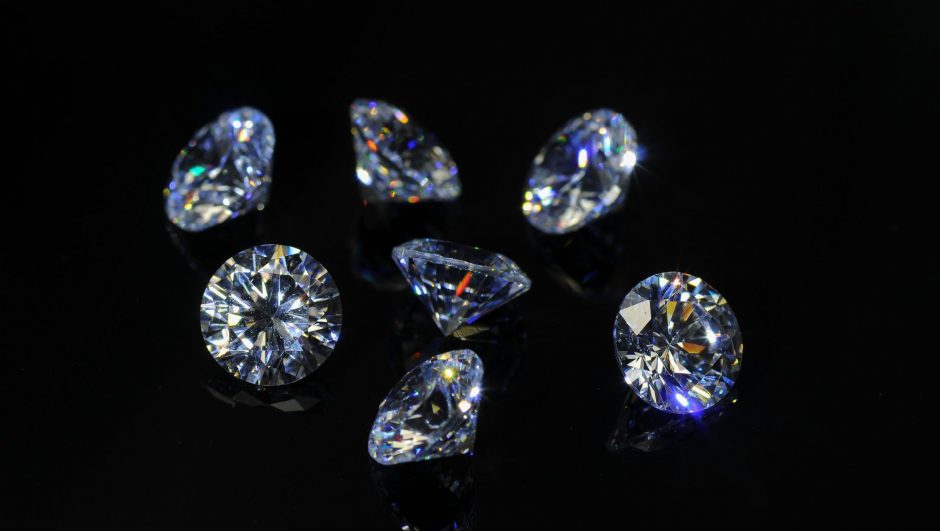 Round diamond faceted cubic zirconia set lot, cubic crystalline