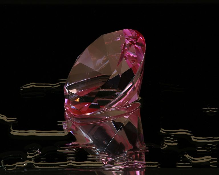 round cut pink diamond