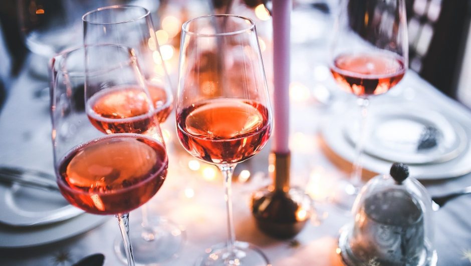 rose wine in an evening party