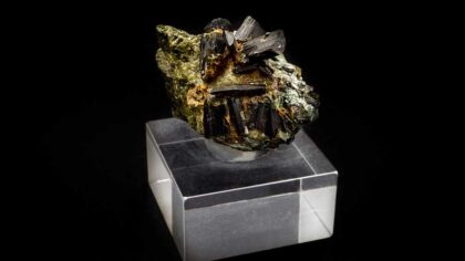 Black Epidote Meaning, Properties, Facts and More
