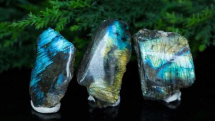 Labradorite Crystal Beginners Guide to Chakra Energy, Spiritual Growth & Healing